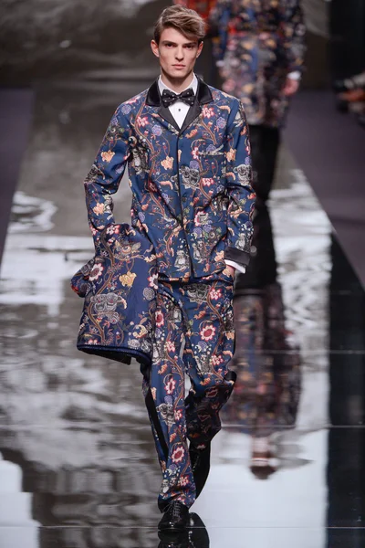 Look 40